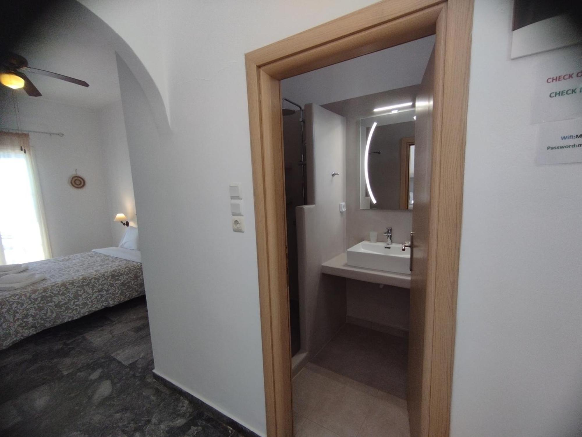 Aparthotel Marisini Sea View Batsi Exteriér fotografie